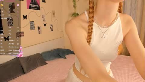 Snapshot of solarmyst chatting on March 4, 5:35 am Nana online show from March 4, 5:35 am