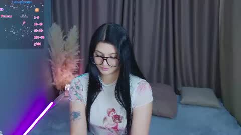 Snapshot of solazolaa chatting on June 14, 1:36 am Sonya online show from June 14, 1:36 am