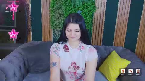 Snapshot of solazolaa chatting on June 20, 1:52 am Sonya online show from June 20, 1:52 am
