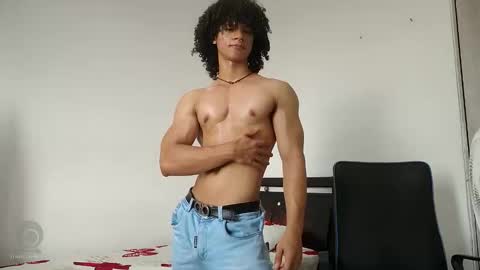 Hi Im Weller Check my Bio  online show from May 7, 9:31 pm
