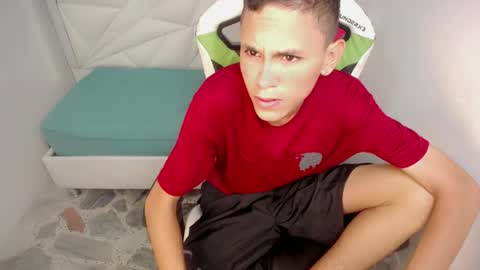 Snapshot of sombra_18 chatting on June 2, 2:46 am ESTEBAN online show from June 2, 2:46 am