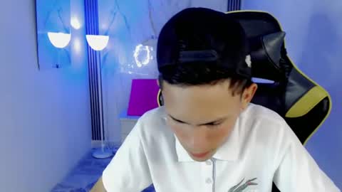 Snapshot of sombra_18 chatting on July 3, 3:35 am ESTEBAN online show from July 3, 3:35 am