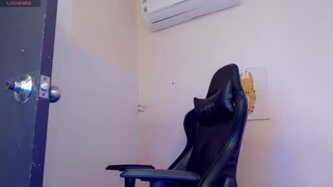 Snapshot of sombra_18 chatting on August 2, 11:36 pm ESTEBAN online show from August 2, 11:36 pm