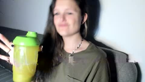 Snapshot of someonesday chatting on November 20, 6:35 am SomeonesDay online show from November 20, 6:35 am