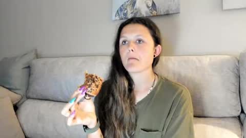 SomeonesDay online show from April 12, 9:20 pm