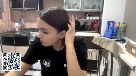 Hello My name is Jane  im new model here and little but shy but curious. online show from November 5, 5:02 pm