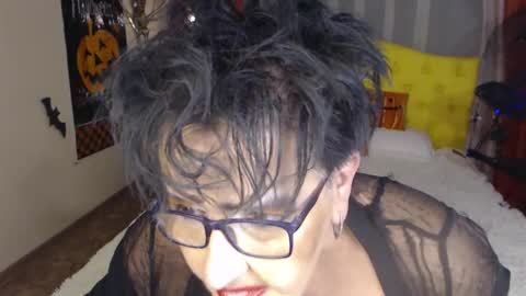 Snapshot of sondrariddle chatting on October 11, 10:41 pm sondrariddle online show from October 11, 10:41 pm