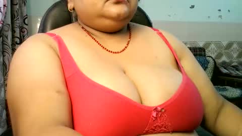 Snapshot of soni88888 chatting on April 25, 5:10 am soni88888 online show from April 25, 5:10 am