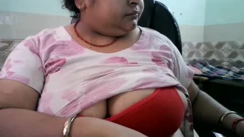 Snapshot of soni88888 chatting on May 15, 4:52 am soni88888 online show from May 15, 4:52 am