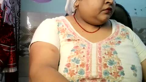 Snapshot of soni88888 chatting on May 24, 4:39 am soni88888 online show from May 24, 4:39 am