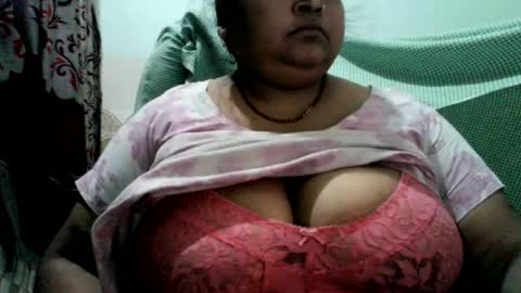 Snapshot of soni88888 chatting on July 3, 5:19 pm soni88888 online show from July 3, 5:19 pm