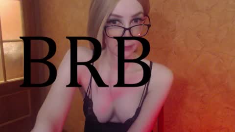 sonia209944 online show from November 9, 6:28 pm