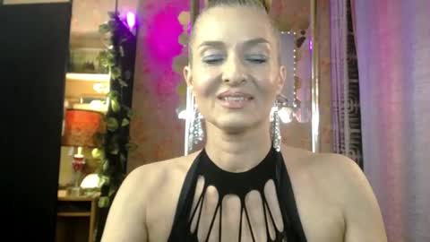 Snapshot of soniadance chatting on May 13, 2:25 pm Sonia online show from May 13, 2:25 pm