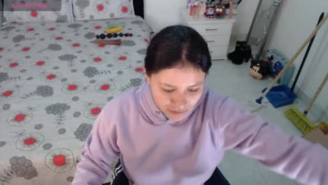 Snapshot of soniafuckboobs chatting on April 1, 1:41 pm soniafuckboobs online show from April 1, 1:41 pm