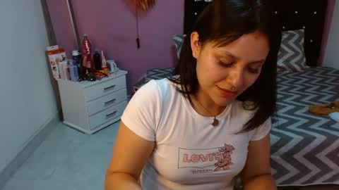 sonialatin69 online show from January 13, 9:42 pm