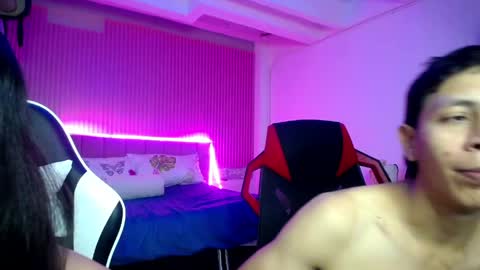 sonic_jess07 online show from April 21, 9:04 am