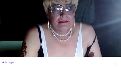 Snapshot of sonjairene chatting on June 7, 11:47 am sonjairene online show from June 7, 11:47 am