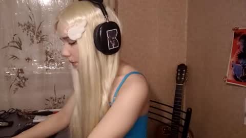 Mila online show from February 25, 4:27 pm