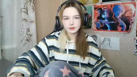 Snapshot of sonwosick chatting on April 29, 3:38 pm Mila online show from April 29, 3:38 pm