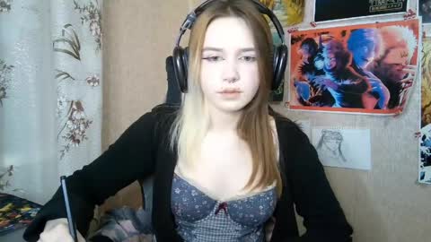 Snapshot of sonwosick chatting on April 30, 5:30 pm Mila online show from April 30, 5:30 pm