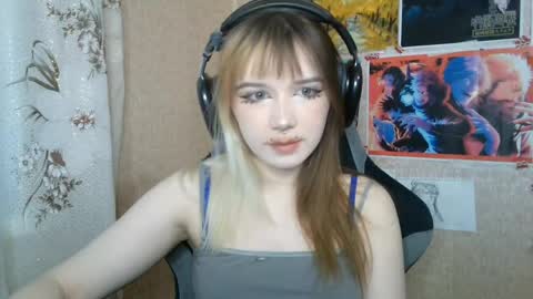 Snapshot of sonwosick chatting on June 7, 3:05 pm Mila online show from June 7, 3:05 pm