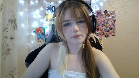 Mila online show from July 27, 3:30 pm