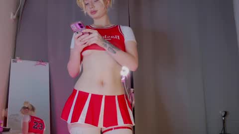 Snapshot of sonya_blade699 chatting on June 3, 8:03 pm Sonya Blade online show from June 3, 8:03 pm