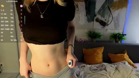 Sonya vibe online show from March 5, 2:46 pm