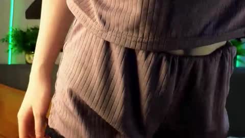 Sonya vibe online show from March 6, 3:08 pm