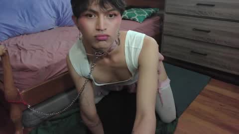 soophiebby online show from April 25, 4:37 pm