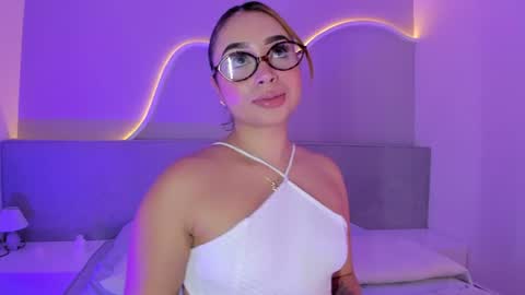 Snapshot of soph1a_ chatting on July 29, 7:56 pm Sophia online show from July 29, 7:56 pm