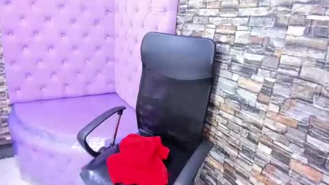 Snapshot of sophi_hardd chatting on February 1, 7:13 pm sophi_hardd online show from February 1, 7:13 pm