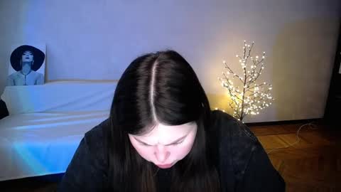 sophia__olsen online show from June 5, 6:09 am