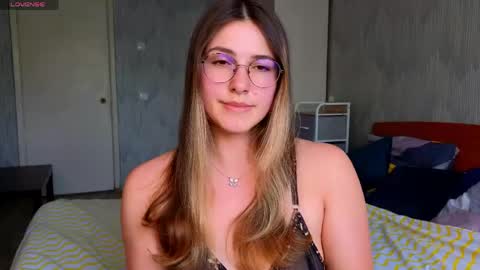 Snapshot of sophia_euphoria chatting on May 19, 8:53 am Sophia online show from May 19, 8:53 am
