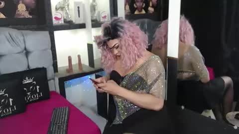 Snapshot of sophia_hott01 chatting on December 5, 12:25 pm sophia_hott01 online show from December 5, 12:25 pm