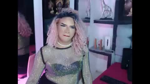 Snapshot of sophia_hott01 chatting on December 14, 11:53 pm sophia_hott01 online show from December 14, 11:53 pm