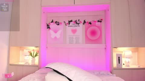  S O P H I A  online show from February 4, 5:55 pm