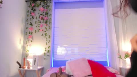  S O P H I A  online show from September 11, 11:43 am