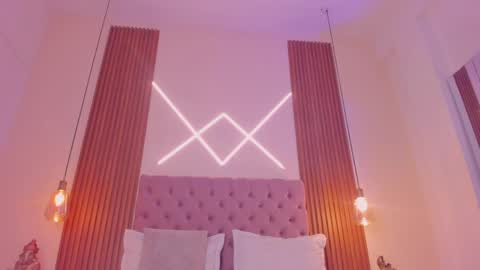 sophia_turneer online show from April 5, 8:00 am