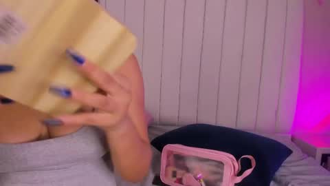 Snapshot of sophia_walkett chatting on June 4, 2:23 pm Michelle online show from June 4, 2:23 pm