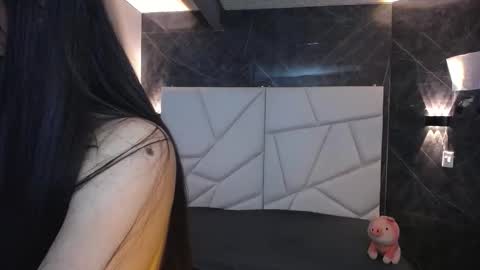 Snapshot of sophiaa_7 chatting on February 19, 6:37 pm Sophi online show from February 19, 6:37 pm