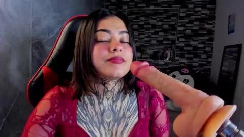 Snapshot of sophiaa_cherry chatting on May 16, 8:07 pm Sophia online show from May 16, 8:07 pm