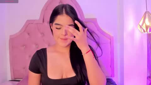 Snapshot of sophiaa_taylor_ chatting on May 14, 12:01 pm online show from May 14, 12:01 pm