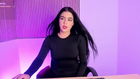 Snapshot of sophiaa_taylor_ chatting on May 22, 11:27 am online show from May 22, 11:27 am