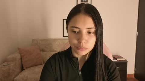 sophiacolemann online show from June 16, 1:52 am