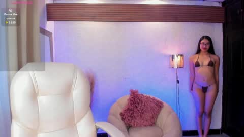 --Sophi-- online show from March 31, 12:05 pm