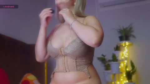 Sophia online show from April 2, 8:28 pm