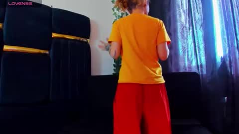 sophiamiller6 online show from April 18, 1:26 pm