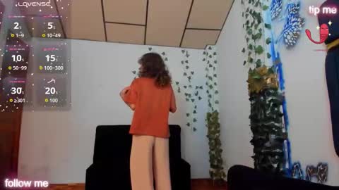 sophiamiller6 online show from April 23, 1:13 pm