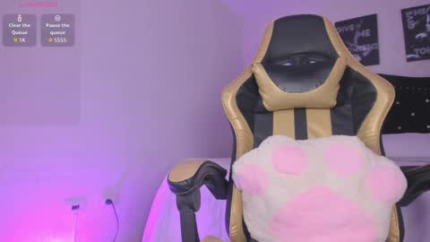 Sophia  online show from March 5, 3:30 pm